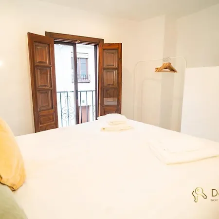 Duplex House Near Downtown Apartment