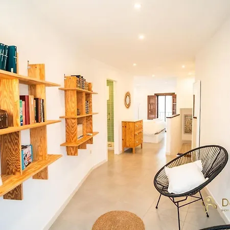 Duplex House Near Downtown Apartment *