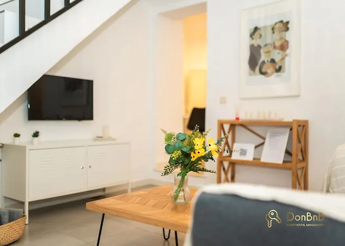 Duplex House Near Downtown Apartment *