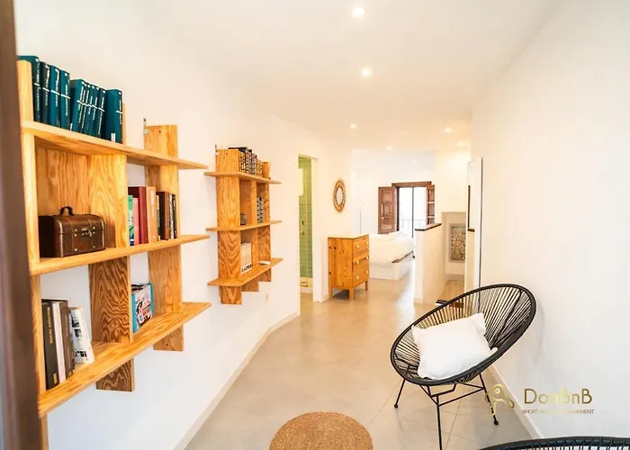 Duplex House Near Downtown Apartment *