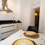Duplex House Near Downtown Appartement